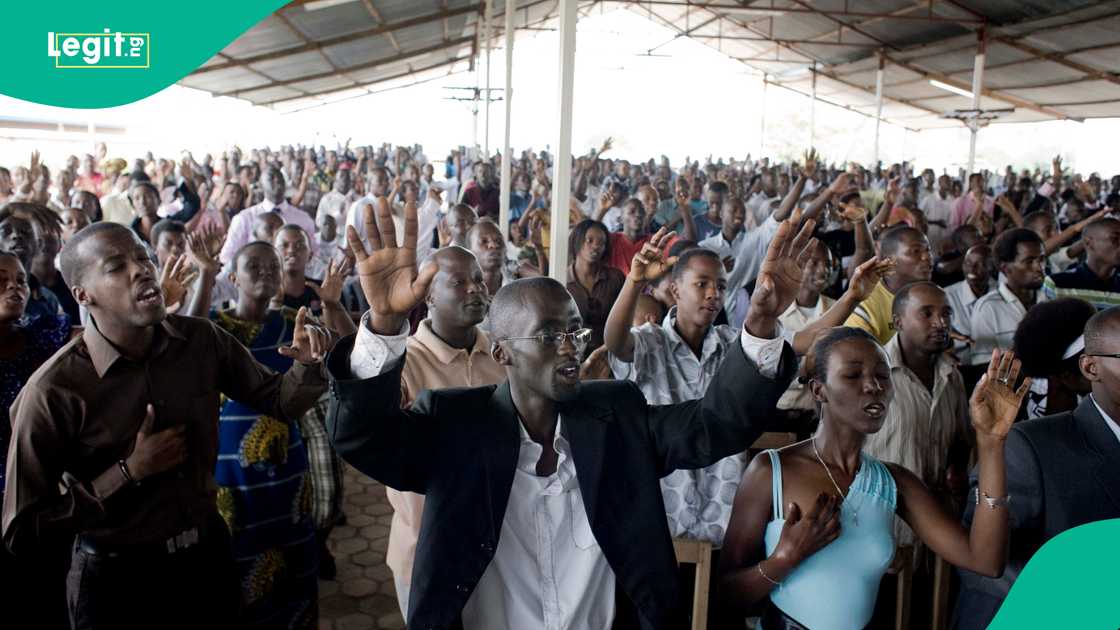 Governing Body announces clarification on blood rules, keeping ban on donor transfusions in place.