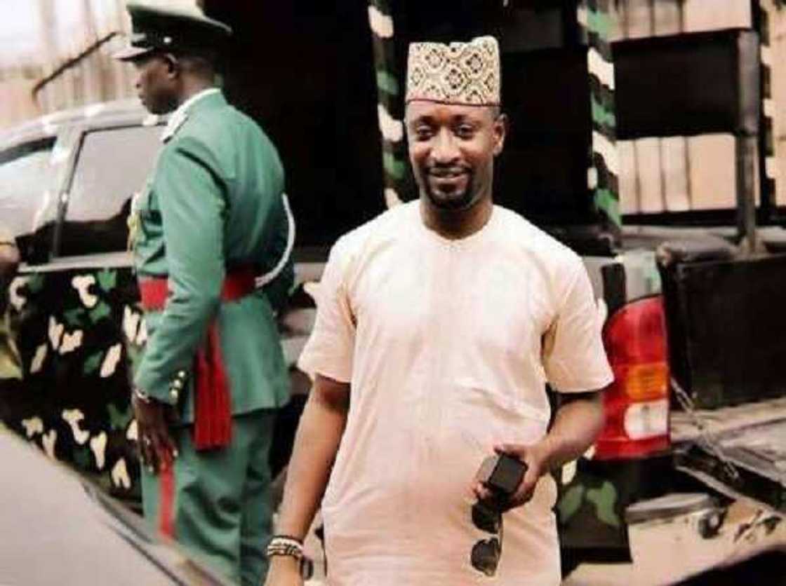 Yadda DSS suka tsareni na tsawon makonni 10 saboda Hanan Buhari bata amsa wayarsu ba lokacin tana Ingila - Matashi Yadda DSS suka tsareni na tsawon makonni 10 saboda Hanan Buhari bata amsa wayarsu ba lokacin tana Ingila - Matashi