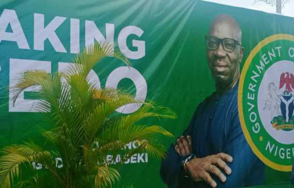 Bayan lallasa APC a zabe, ana bikin rantsar da Godwin Obaseki wa'adi na 2 (Hotuna) Bayan lallasa APC a zabe, ana bikin rantsar da Godwin Obaseki wa'adi na 2 (Hotuna)