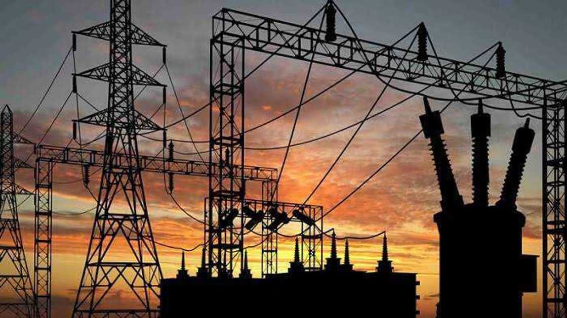 Yan Najeriya na samun wutar Lantarki, Gwamnatin tarayya tayi watsi da rahoton bankin duniya Yan Najeriya na samun wutar Lantarki, Gwamnatin tarayya tayi watsi da rahoton bankin duniya