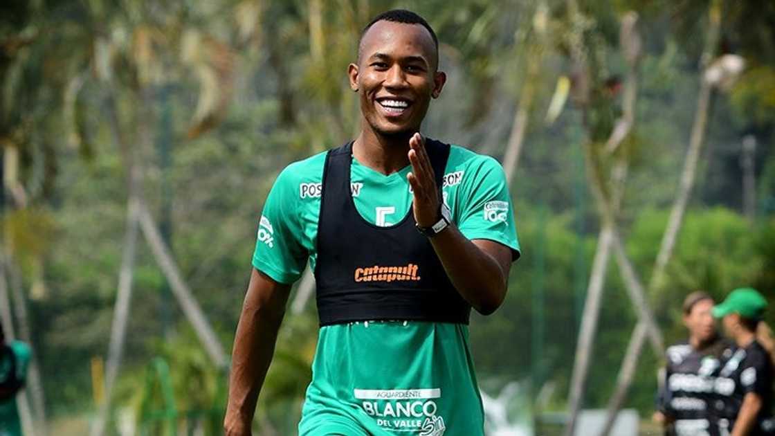 Andrés Balanta smiles during a training session Andrés Balanta smiles during a training session