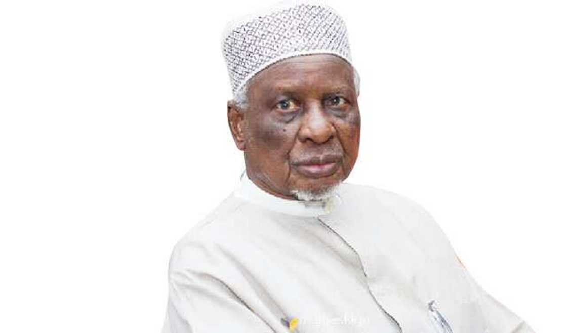 Kun yi kuskure da kuka zabi Buhari, nasan ba zai yi abin kirki ba, Yakasai ga 'yan Najeriya Kun yi kuskure da kuka zabi Buhari, nasan ba zai yi abin kirki ba, Yakasai ga 'yan Najeriya