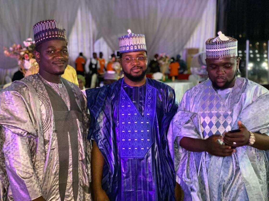 Kyawawan hotunan auren hadimin Buhari da kyakyawar matarsa Kyawawan hotunan auren hadimin Buhari da kyakyawar matarsa