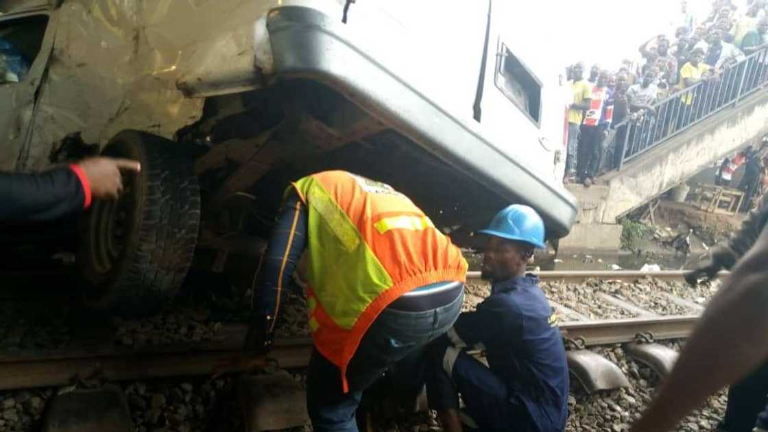 Train rams into bus in Lagos