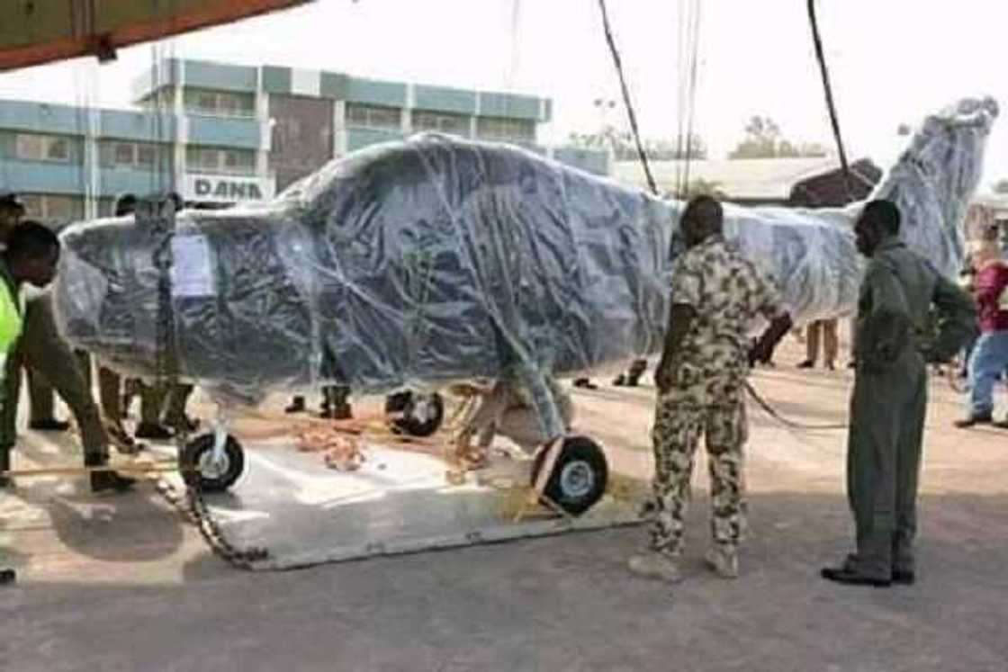 Kashin Boko Haram ya bushe: Jiragen yaki na musamman da shugaba Buhari ya sayo sun iso Kashin Boko Haram ya bushe: Jiragen yaki na musamman da shugaba Buhari ya sayo sun iso