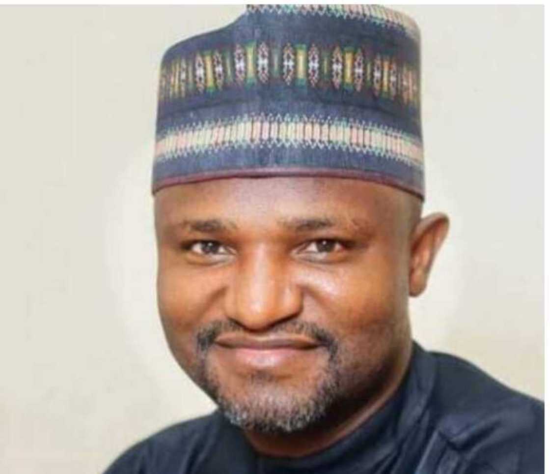 Dan takarar gwamnan NNPP ya amshi magoya bayan PDP a jihar Gombe. Dan takarar gwamnan NNPP ya amshi magoya bayan PDP a jihar Gombe.