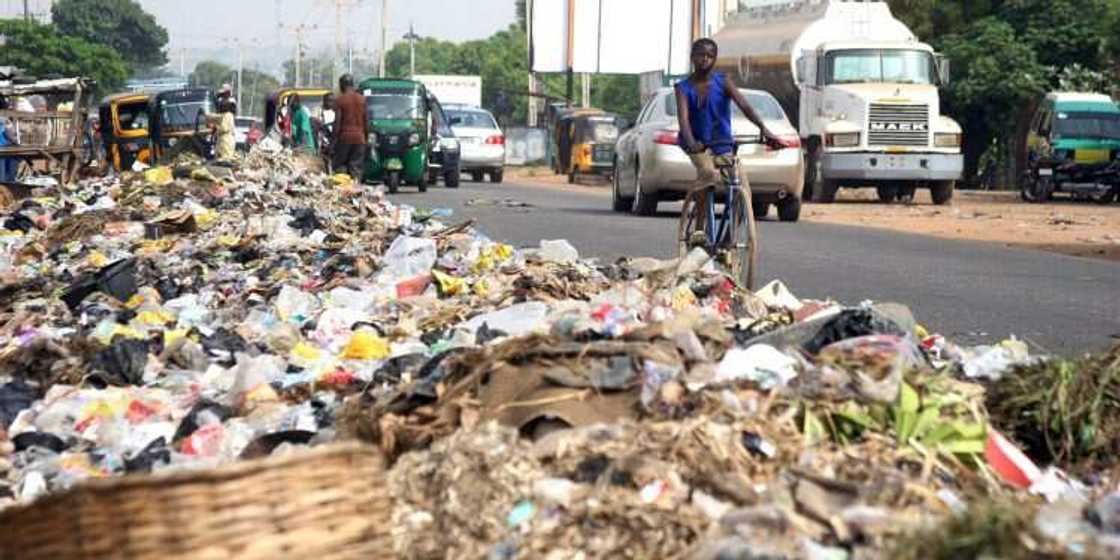 Anyi yar kure: duba jihohin da suka fi kazanta da tsafta a Najeriya gaba daya Anyi yar kure: duba jihohin da suka fi kazanta da tsafta a Najeriya gaba daya