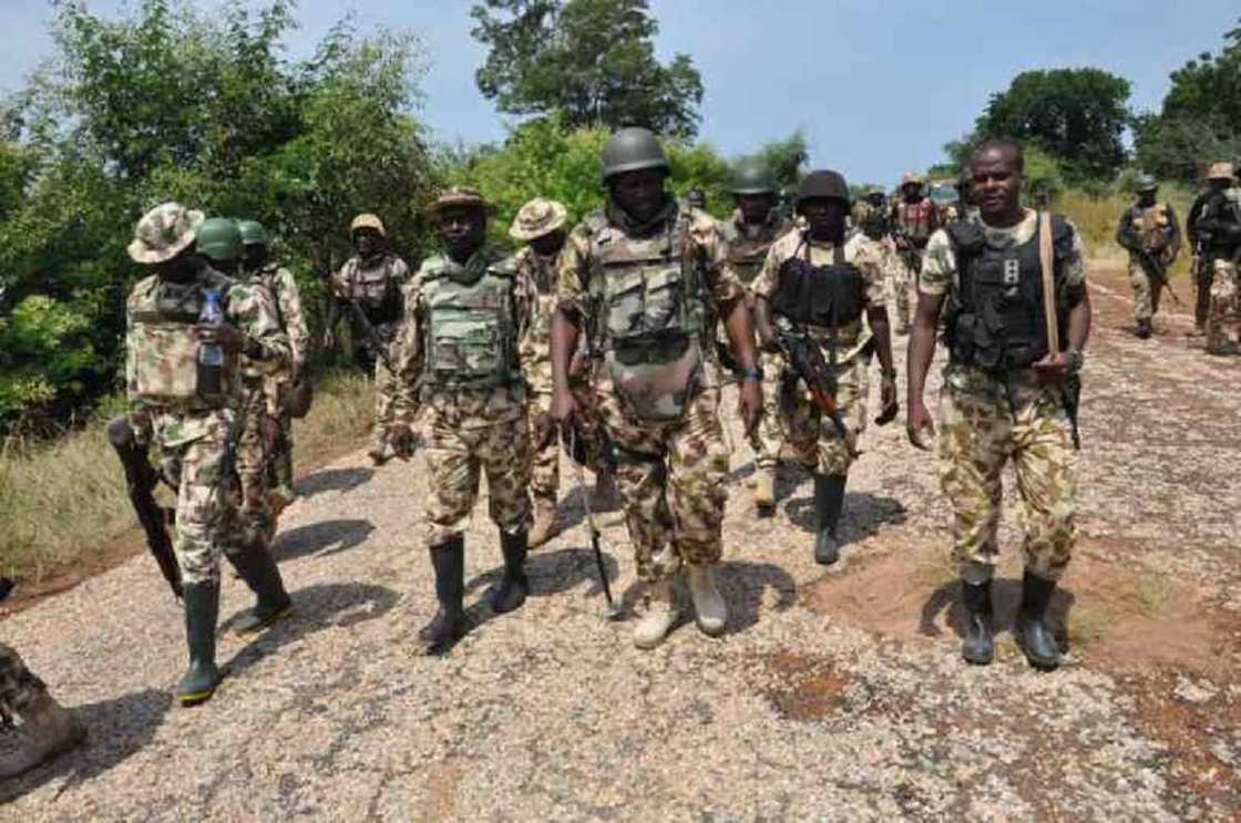 Breaking: Nigerian troops arrest 20 suspected IPOB members, recover arms Breaking: Nigerian troops arrest 20 suspected IPOB members, recover arms