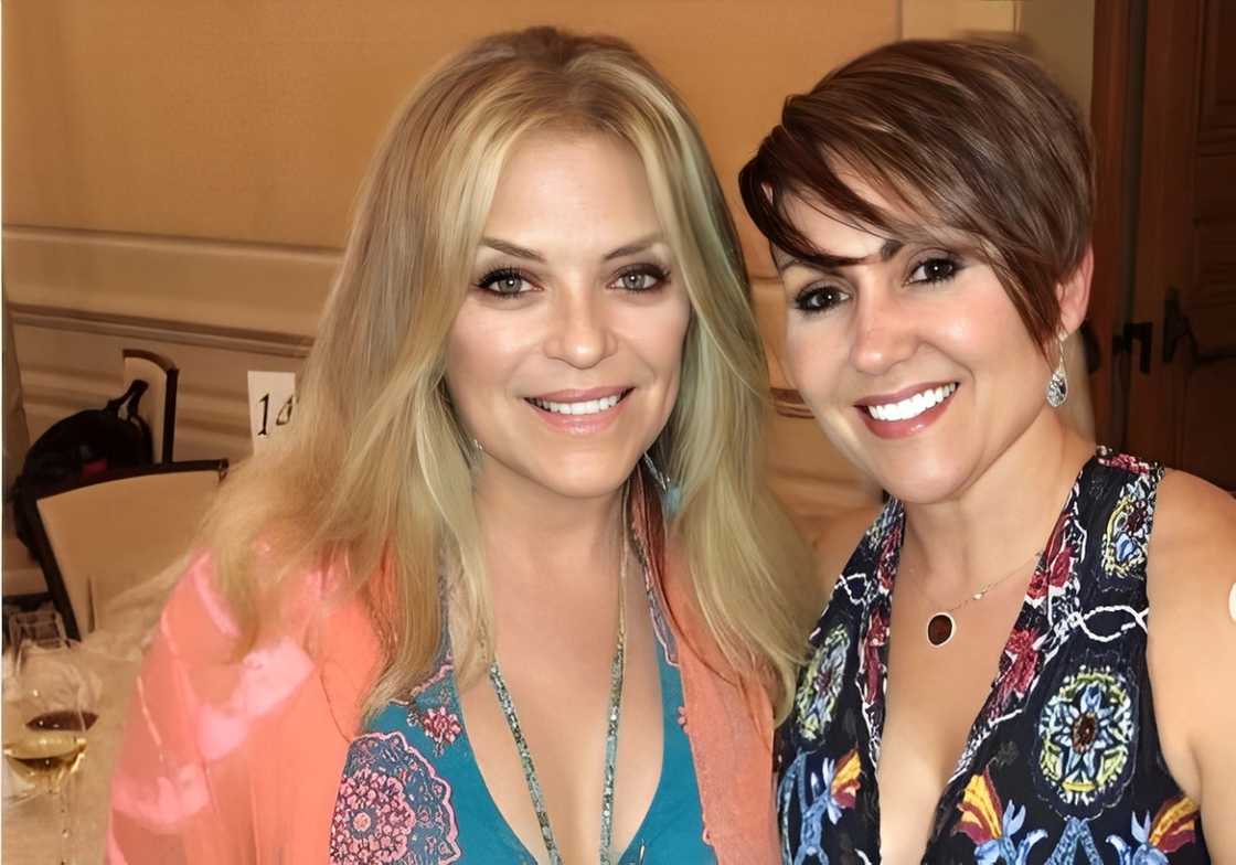 Lydia Cornell (L) and Deidre Pujols (R) take a photo at Pelican Hill Resort