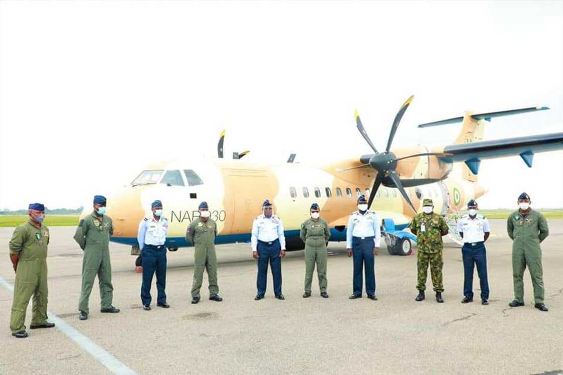 Hukumar Sojin sama ta samu sabon jirgin yaki ATR-42 na leken asiri (Hotuna) Hukumar Sojin sama ta samu sabon jirgin yaki ATR-42 na leken asiri (Hotuna)