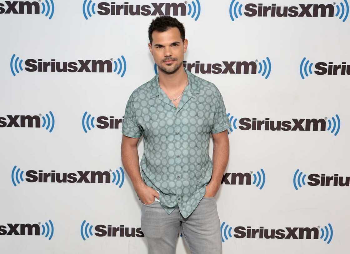 Taylor Lautner visits SiriusXM at SiriusXM Studios in New York City Taylor Lautner visits SiriusXM at SiriusXM Studios in New York City