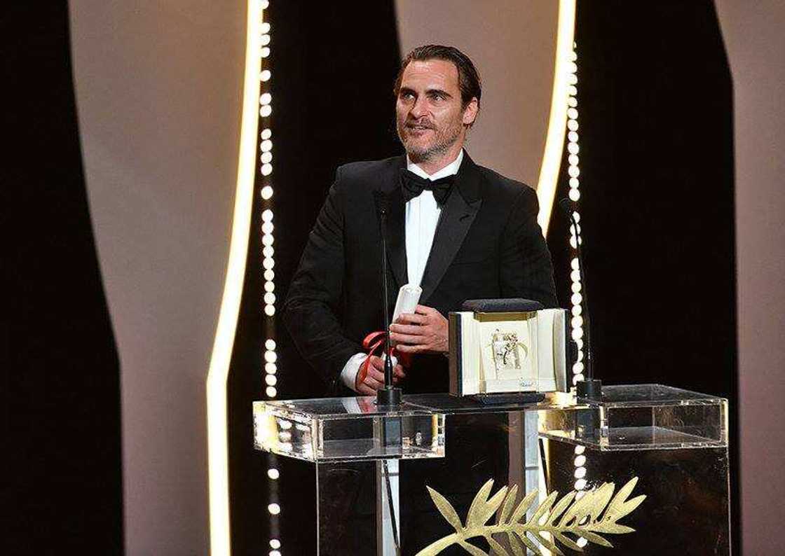 joaquin phoenix age joaquin phoenix age