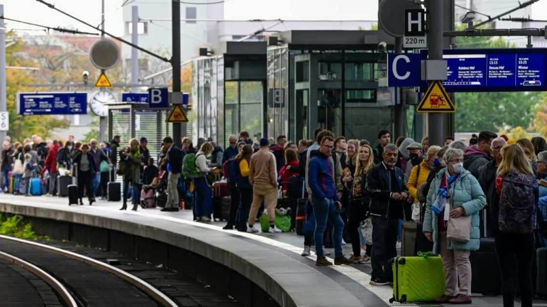 Rail services in northern Germany were halted for three hours, causing travel chaos for thousands of passengers Rail services in northern Germany were halted for three hours, causing travel chaos for thousands of passengers