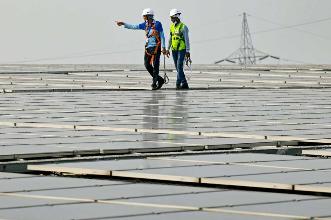 India is building what it boasts will be the world's largest renewable power plant