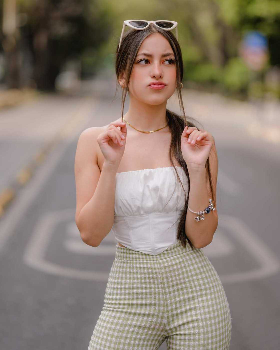 Shaula Ponce Shaula Ponce