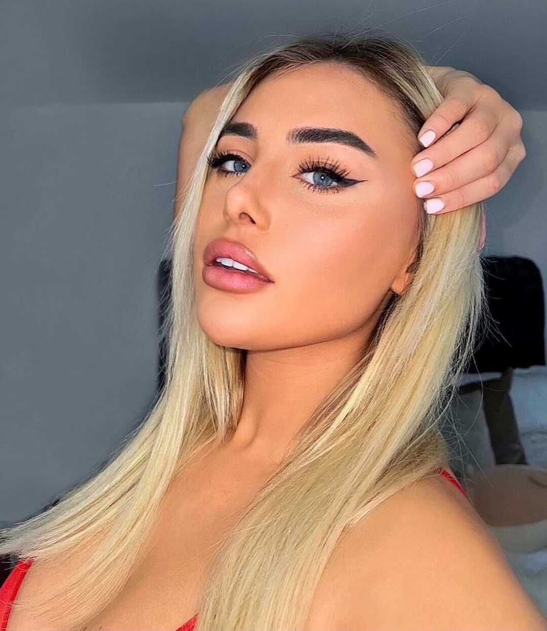 Ellie Brown Ellie Brown