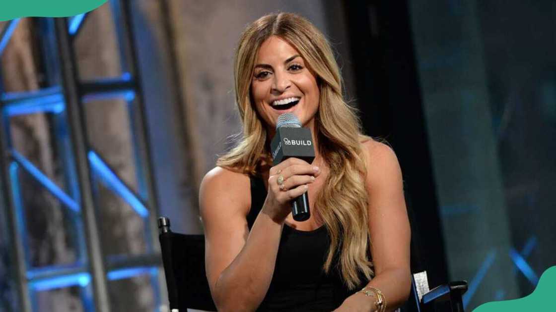 Is Alison Victoria still married? Is Alison Victoria still married?
