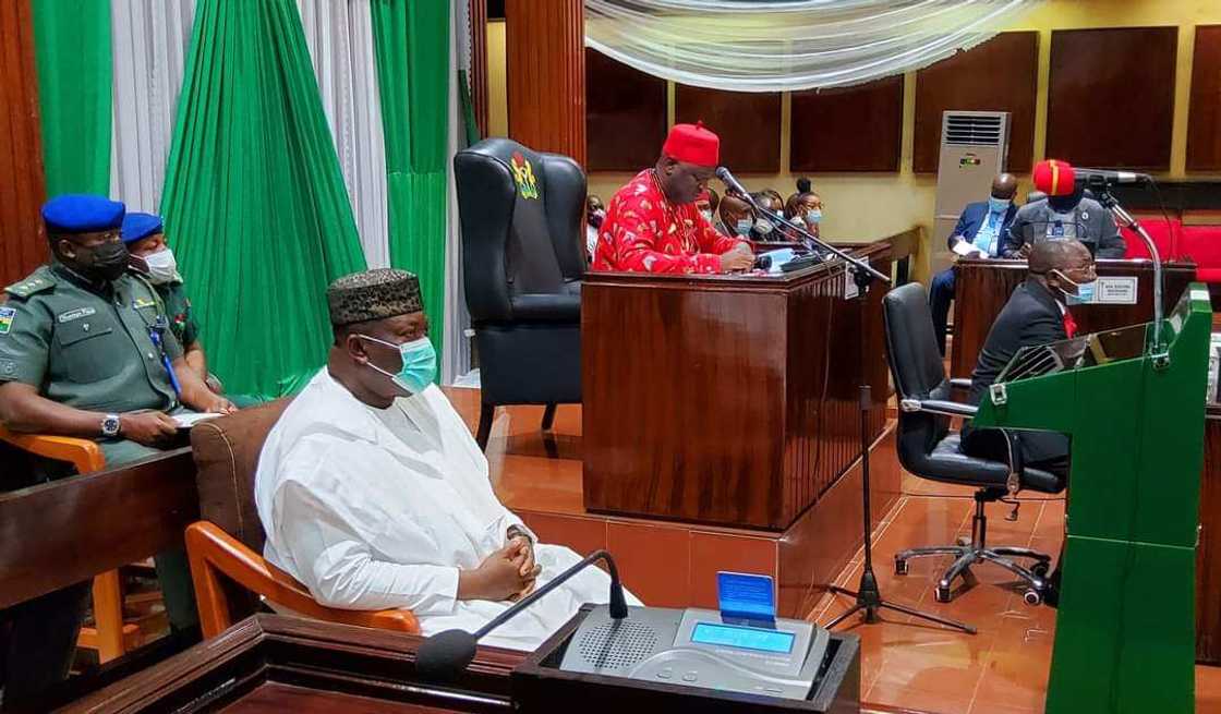 Gov Ugwuanyi presents N186.64bn 2022 budget estimates to State House of Assembly Gov Ugwuanyi presents N186.64bn 2022 budget estimates to State House of Assembly