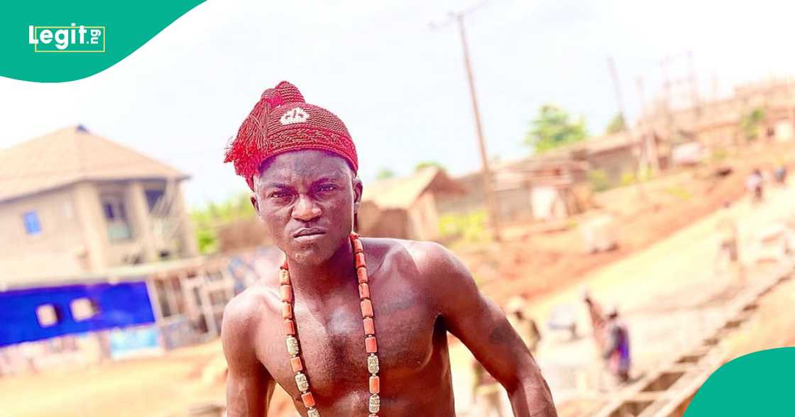 Portable makes video about Headies following his release from prison. Portable makes video about Headies following his release from prison.