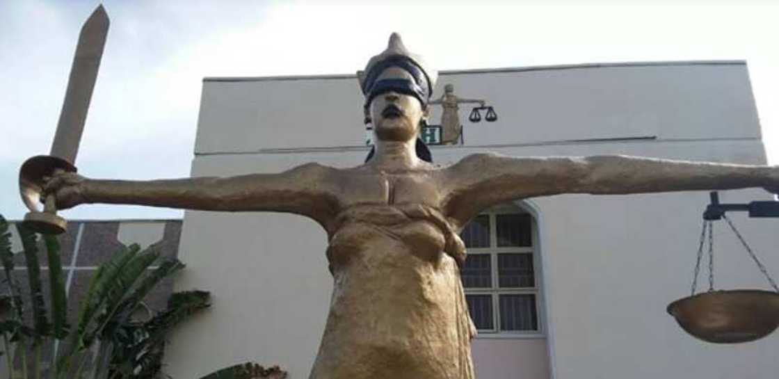 Kotu ta hana a yi taron gangamin APC Kotu ta hana a yi taron gangamin APC