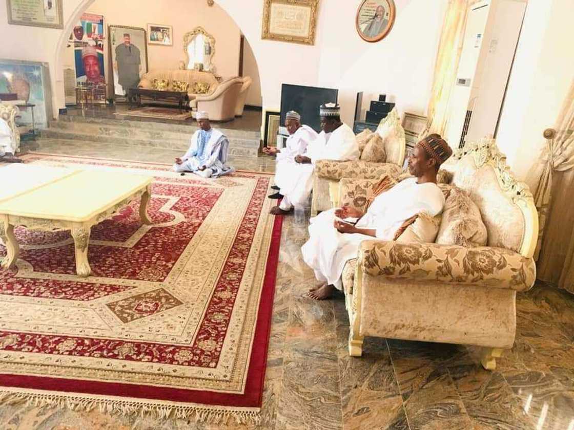 Mutane 5 kacal suka halarci daurin auren diyar gwamnan Jigawa (Hotuna) Mutane 5 kacal suka halarci daurin auren diyar gwamnan Jigawa (Hotuna)