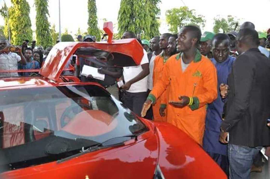 Matashi dan garin Jos ya kera tsaleliyar mota tamkar a Turai (Hotuna da Bidiyo) Matashi dan garin Jos ya kera tsaleliyar mota tamkar a Turai (Hotuna da Bidiyo)