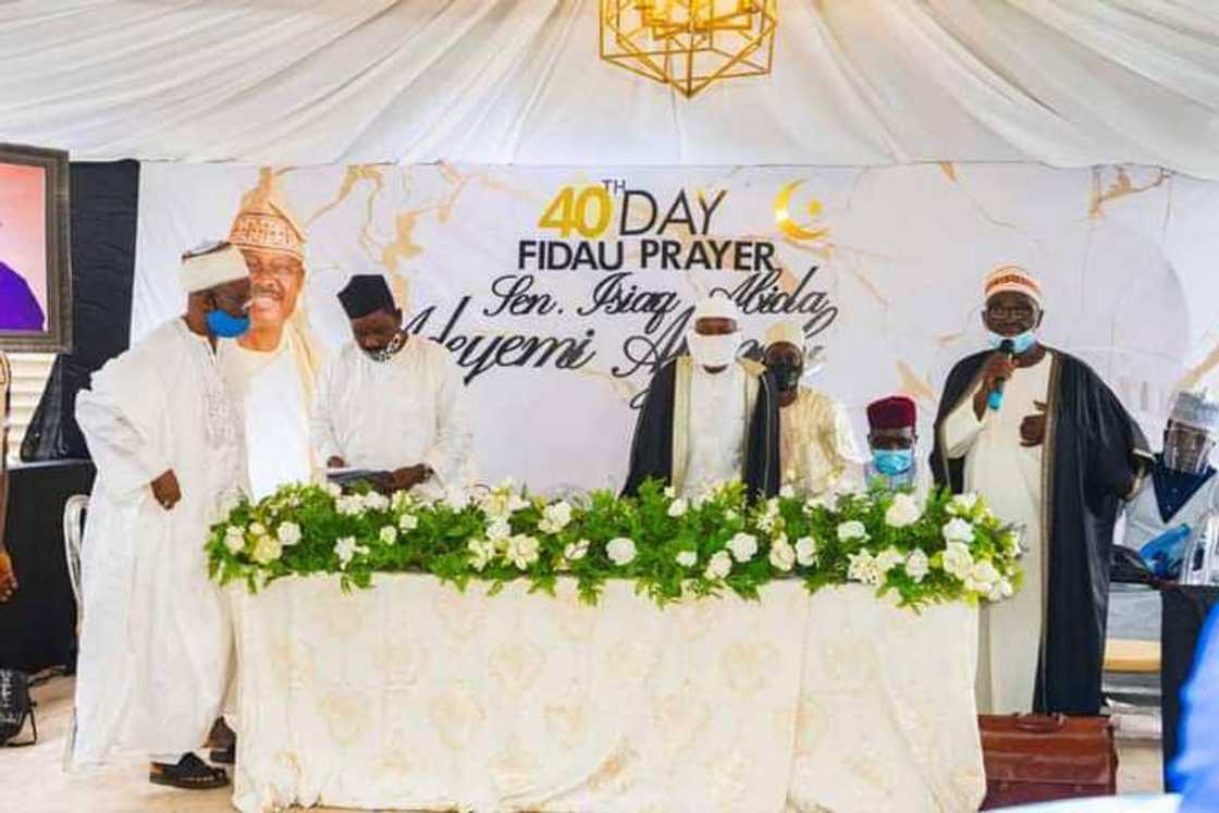 Hotunan addu'ar cika kwanaki 40 da rasuwar marigayi Abiola Ajimobi Hotunan addu'ar cika kwanaki 40 da rasuwar marigayi Abiola Ajimobi