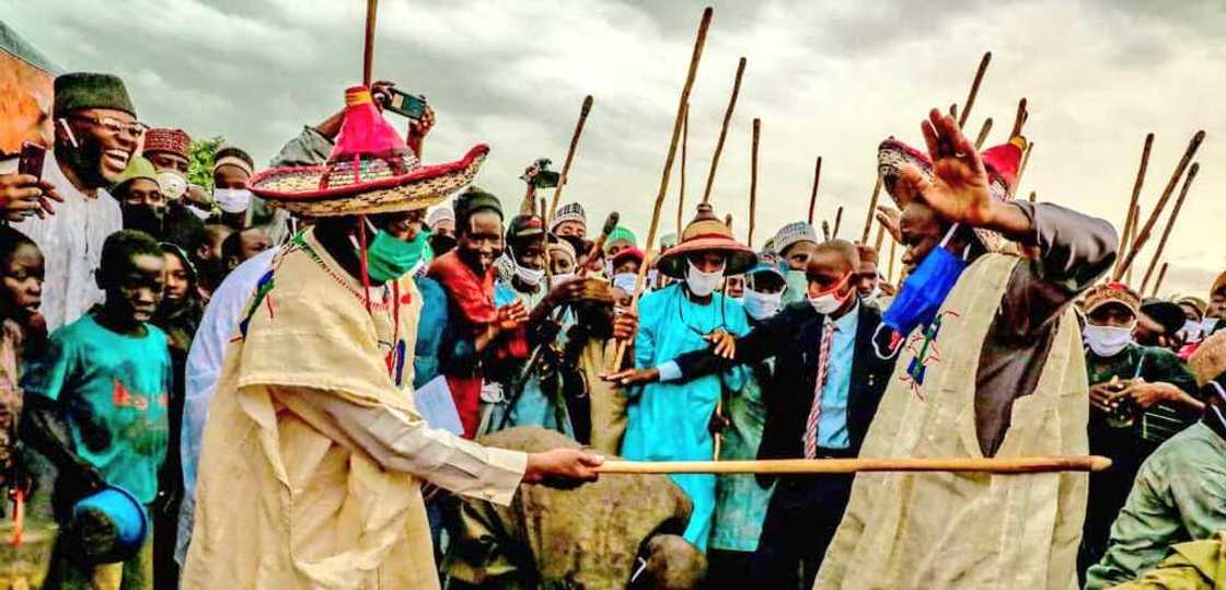 Ganduje ya kaddamar da shirin 'Ruga' a jihar Kano (Hotuna) Ganduje ya kaddamar da shirin 'Ruga' a jihar Kano (Hotuna)