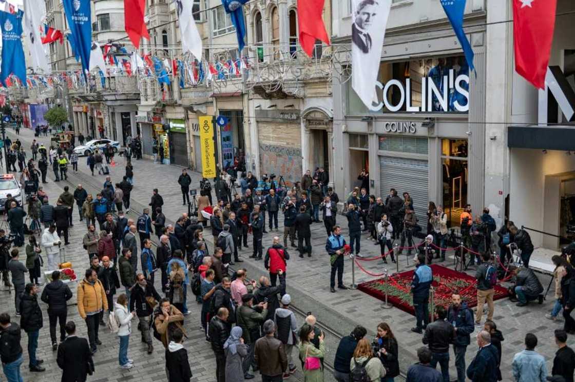 Istiklal Avenue reopened early Monday to pedestrian traffic Istiklal Avenue reopened early Monday to pedestrian traffic