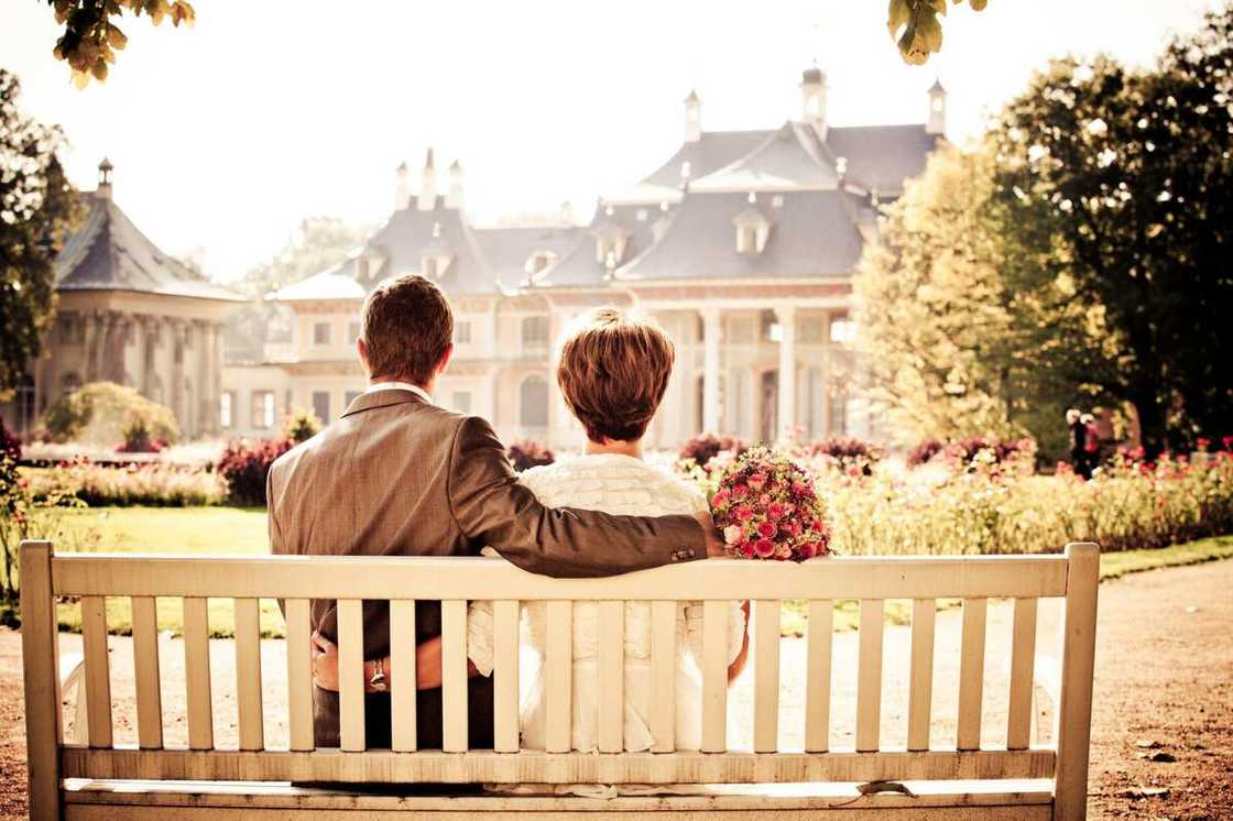 How to know if you're in love How to know if you're in love