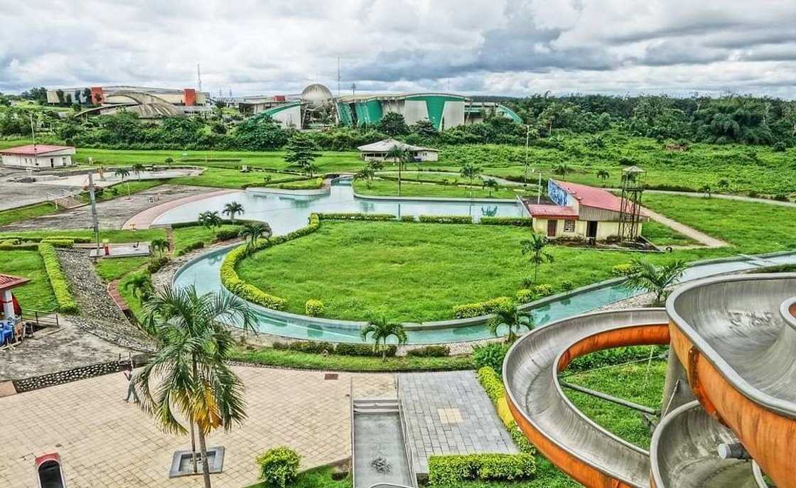 How many tourists sites are in Nigeria? How many tourists sites are in Nigeria?