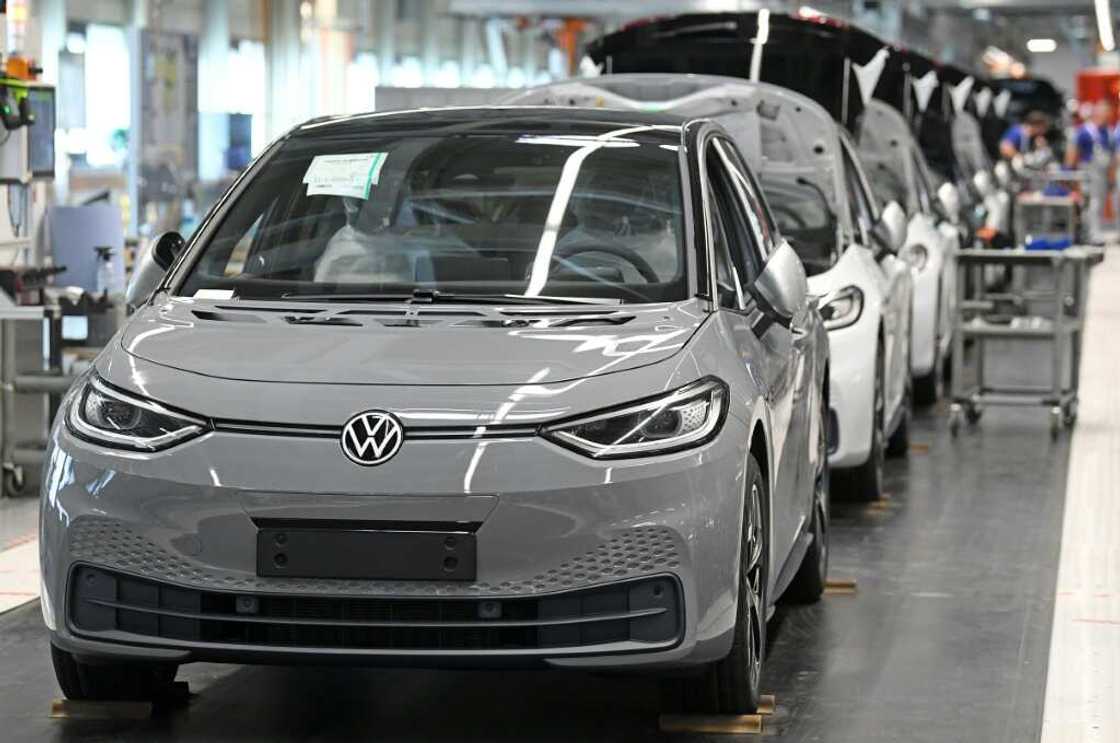 Around 35 Volkswagen electric cars are finished every day at the "Transparent Factory" in Dresden Around 35 Volkswagen electric cars are finished every day at the "Transparent Factory" in Dresden