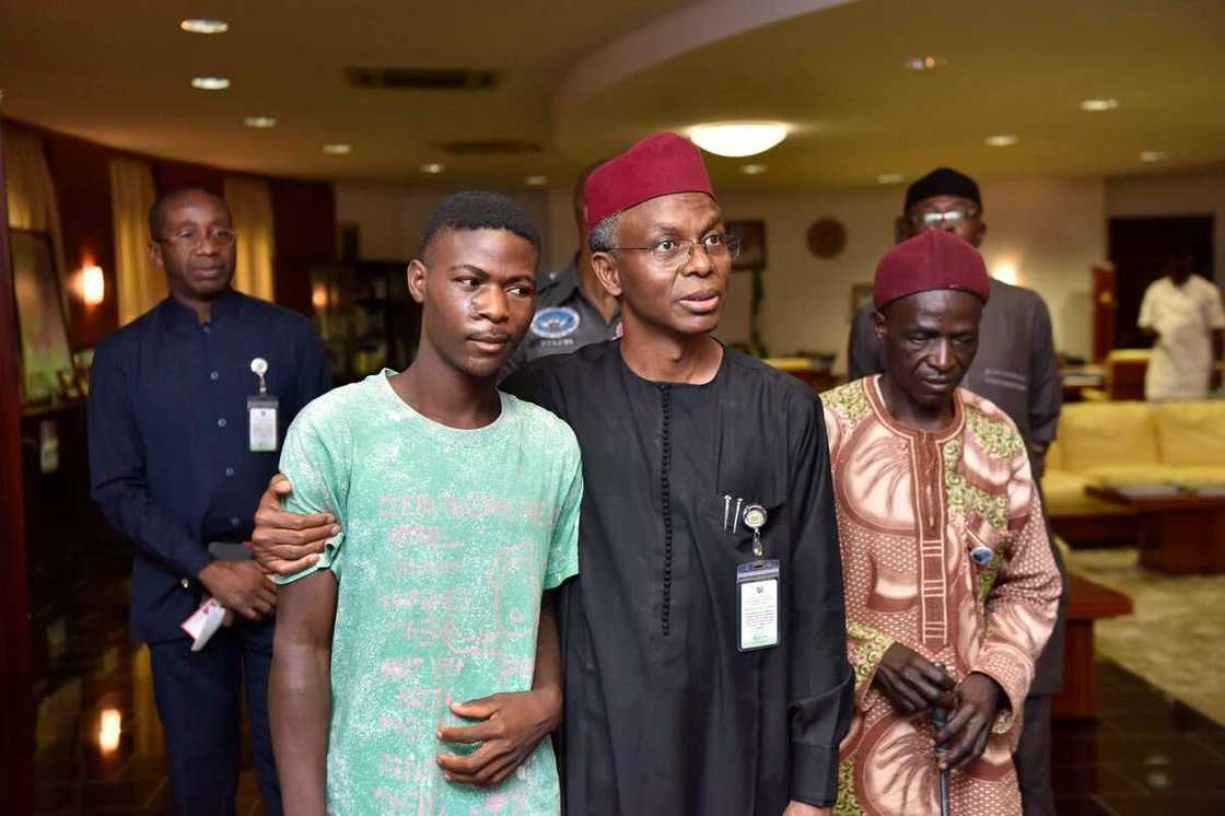 Alheri gadon barci: Wani da rikicin Kaduna ha rutsa da shi ya kai ma El-Rufai ziyarar godiya Alheri gadon barci: Wani da rikicin Kaduna ha rutsa da shi ya kai ma El-Rufai ziyarar godiya