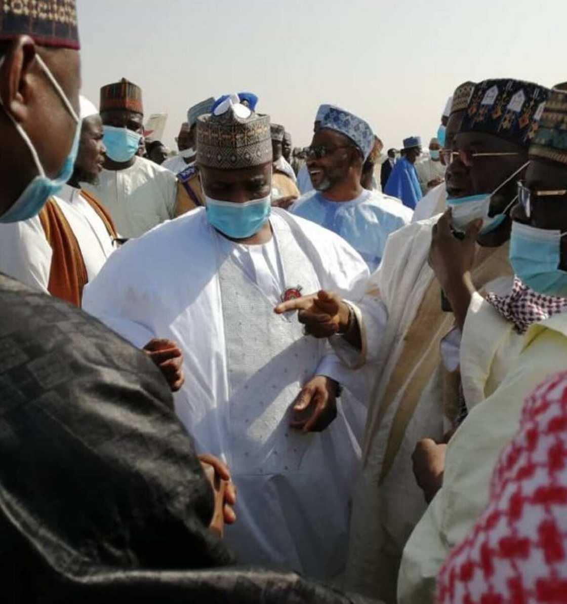 Kayatattun hotunan bikin dan Tambuwal, ministoci, gwamnoni da masu hannu da shuni sun halarta Kayatattun hotunan bikin dan Tambuwal, ministoci, gwamnoni da masu hannu da shuni sun halarta