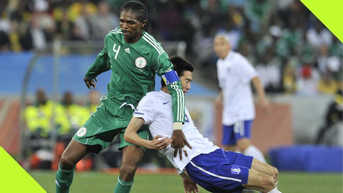 Kanu Nwankwo, Kim Jung-Woo, Super Eagles, Nigeria, South Korea, Moses Mabhida Stadium, Durban, South Africa, 2010 FIFA World Cup.