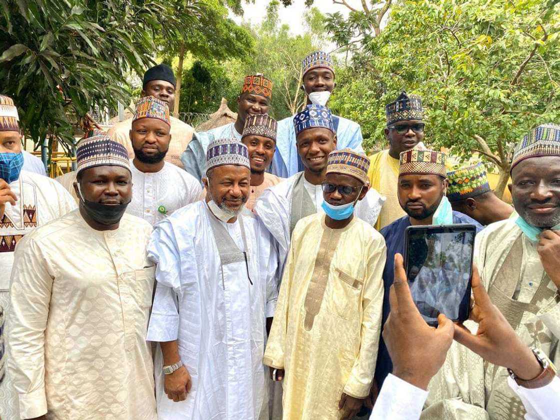 Manyan Malamai sun halarci taron daurin auren 'dan marigayi Sheikh Ja'afar (Hotuna) Manyan Malamai sun halarci taron daurin auren 'dan marigayi Sheikh Ja'afar (Hotuna)