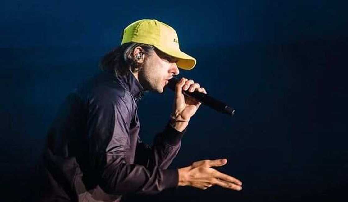 Orelsan et sa femme Hélya Randriambolaina : une vraie histoire d'amour Orelsan et sa femme Hélya Randriambolaina : une vraie histoire d'amour