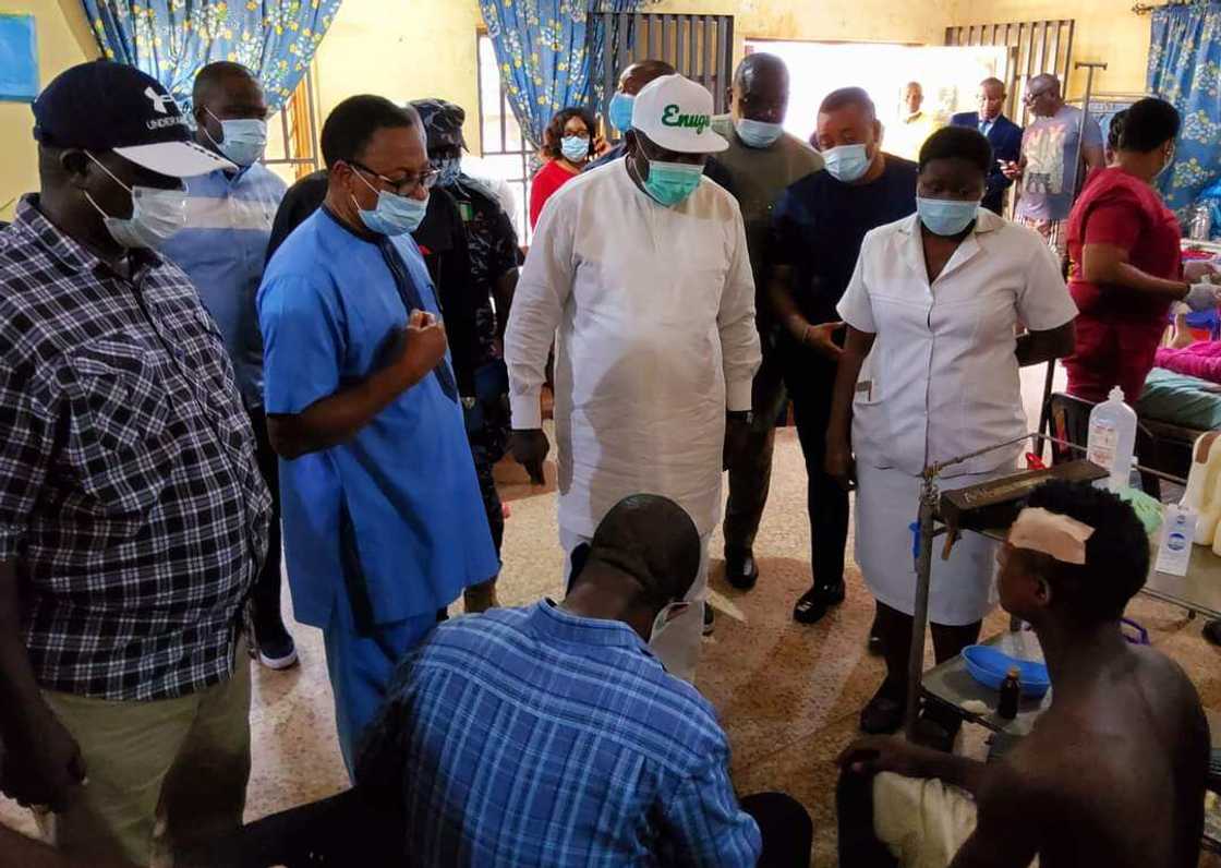 Enugu Cop’s Misuse Fire Arms: Gov Ugwuanyi Visits Hospitalized Victims Enugu Cop’s Misuse Fire Arms: Gov Ugwuanyi Visits Hospitalized Victims