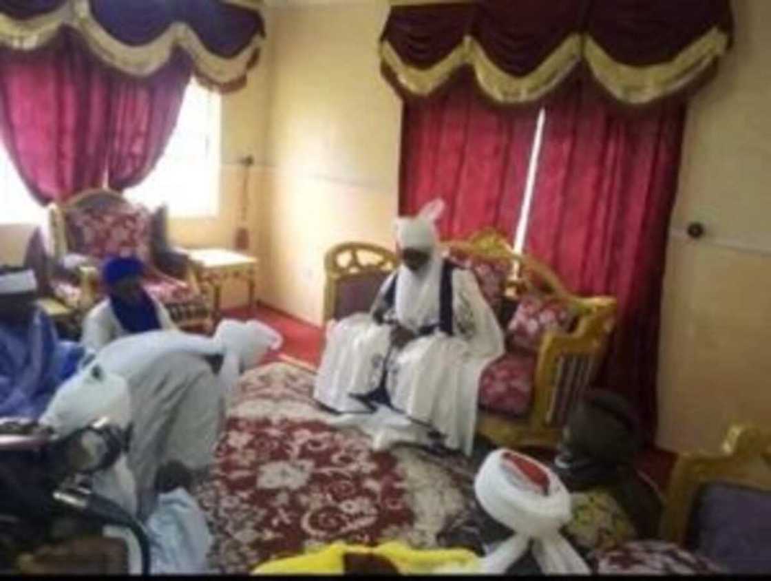 Hotuna: Munir Jaafaru ya kai wa sabon Sarki ziyara, ya yi mubaya'a Hotuna: Munir Jaafaru ya kai wa sabon Sarki ziyara, ya yi mubaya'a