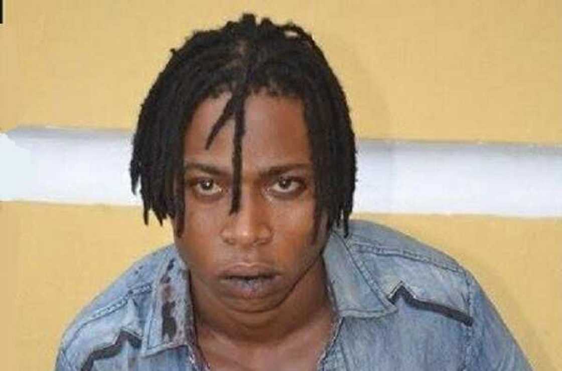 Yanzu-yanzu: An cafke wanda ya tsara fashin bankin da 'yan sanda suka dakile Abuja (Hoto) Yanzu-yanzu: An cafke wanda ya tsara fashin bankin da 'yan sanda suka dakile Abuja (Hoto)