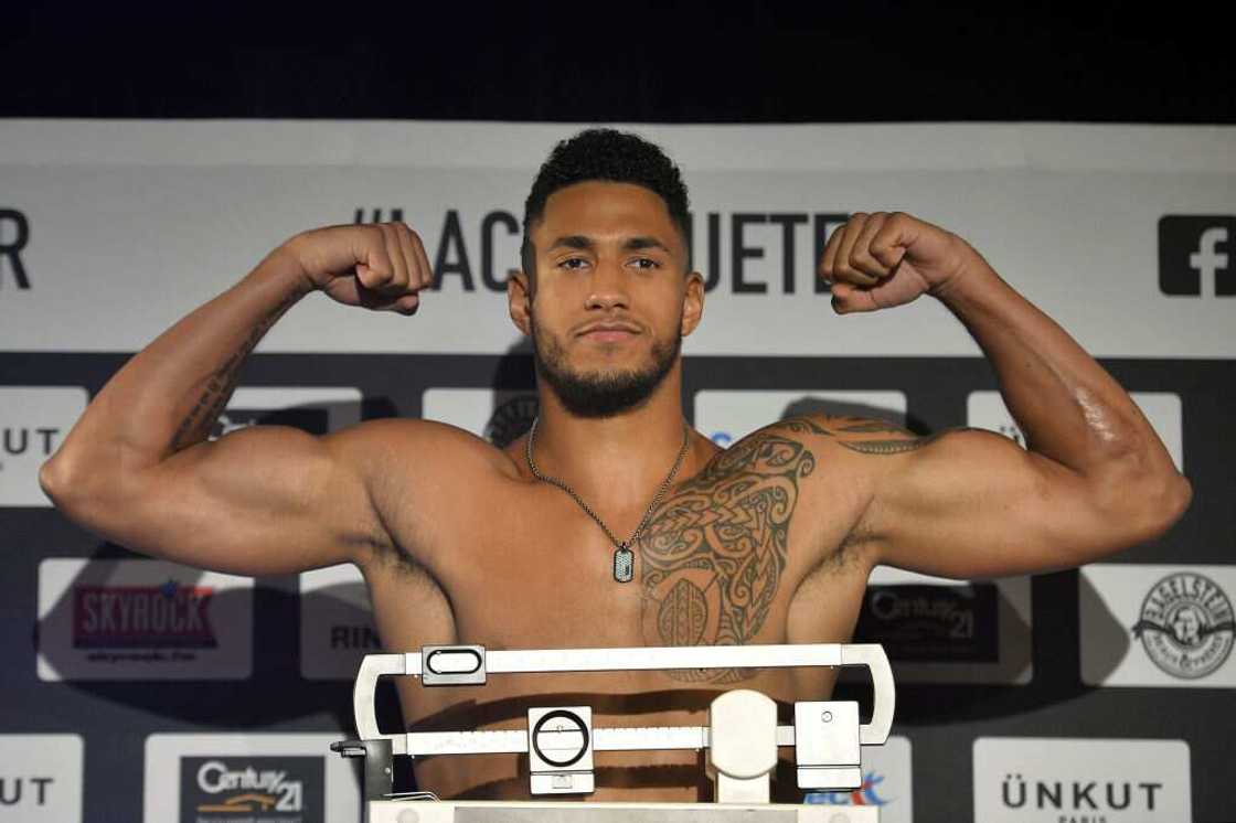 Avant le match de boxe de Tony Yoka Avant le match de boxe de Tony Yoka