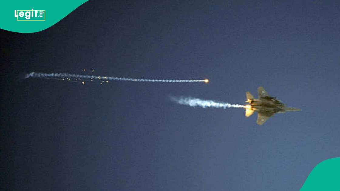 Jirgin yakin Isra'ila a sama