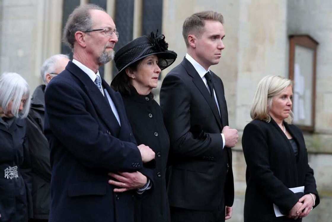 Biographie de Tim Hawking : qui est le fils de Stephen Hawking ? Biographie de Tim Hawking : qui est le fils de Stephen Hawking ?