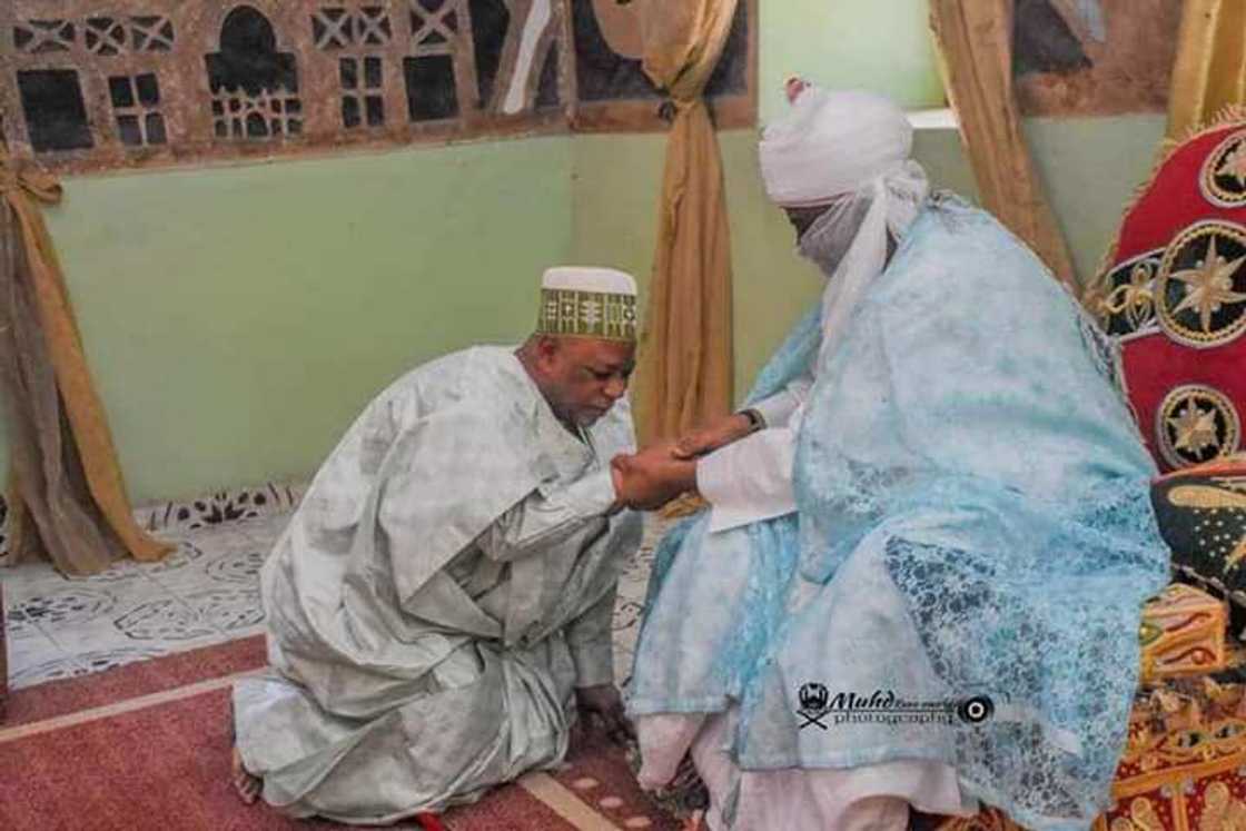 Sarkin Kano ya karbi bakuncin Janar Ali Gusau a fadar masarautar Kano Sarkin Kano ya karbi bakuncin Janar Ali Gusau a fadar masarautar Kano