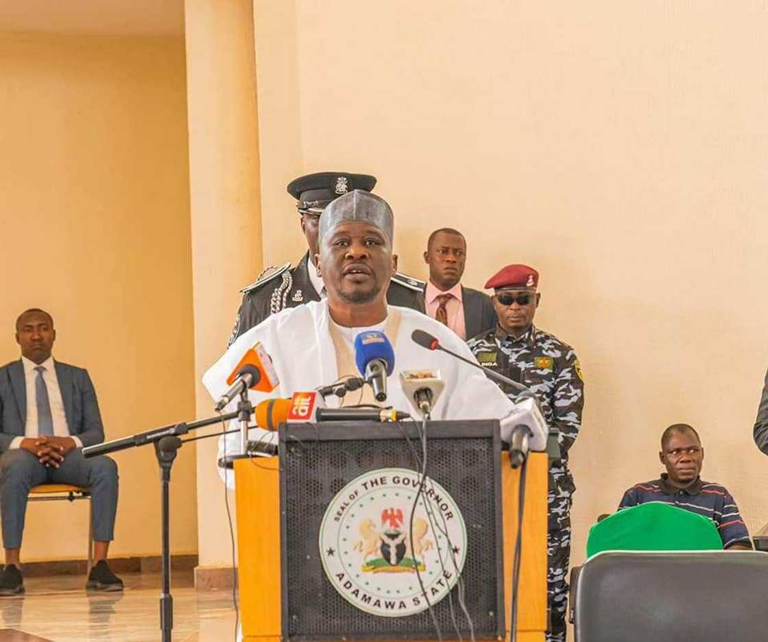Governor Ahmadu Fintiri of Adamawa state/Convoy Involved in Road Accident/Truck/Policemen Injured Governor Ahmadu Fintiri of Adamawa state/Convoy Involved in Road Accident/Truck/Policemen Injured