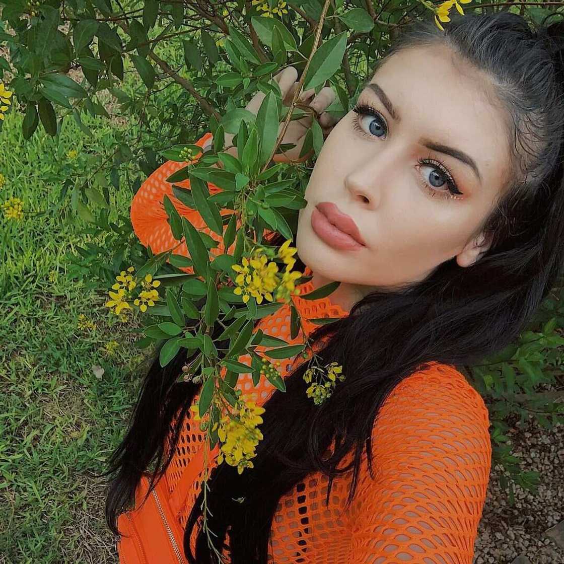 Taylor Nicole Taylor Nicole