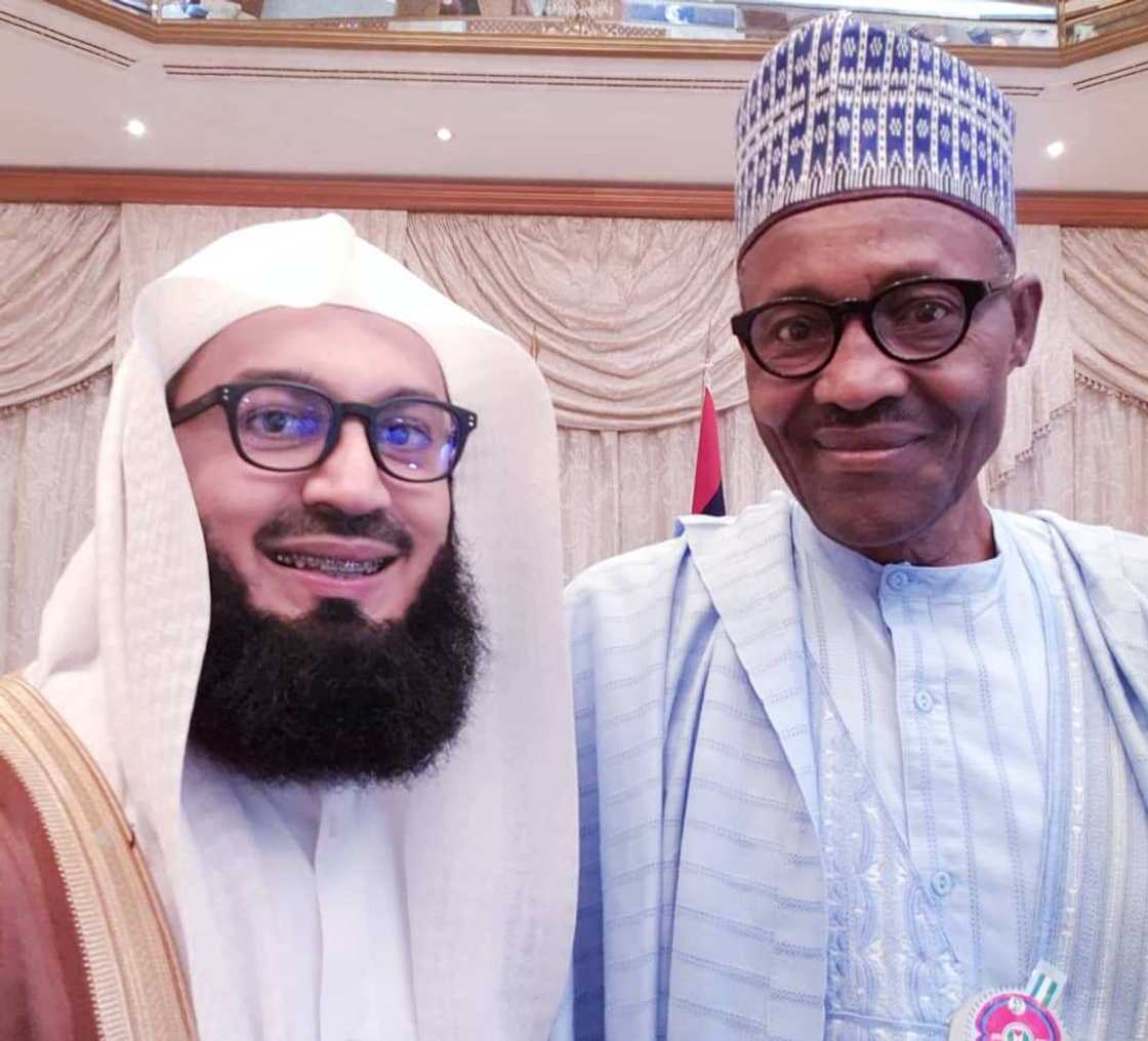 2019: Mufti Menk yayi wa Buhari addu’a bayan ya lashe zaben Najeriya 2019: Mufti Menk yayi wa Buhari addu’a bayan ya lashe zaben Najeriya