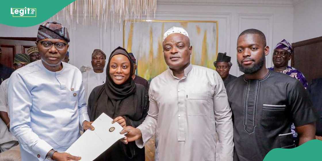 Sanwo Olu pays condolence visit to speaker Obasa over father's death Sanwo Olu pays condolence visit to speaker Obasa over father's death