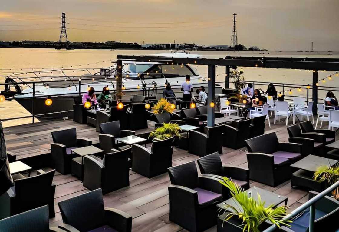 lounges and bars in Lekki