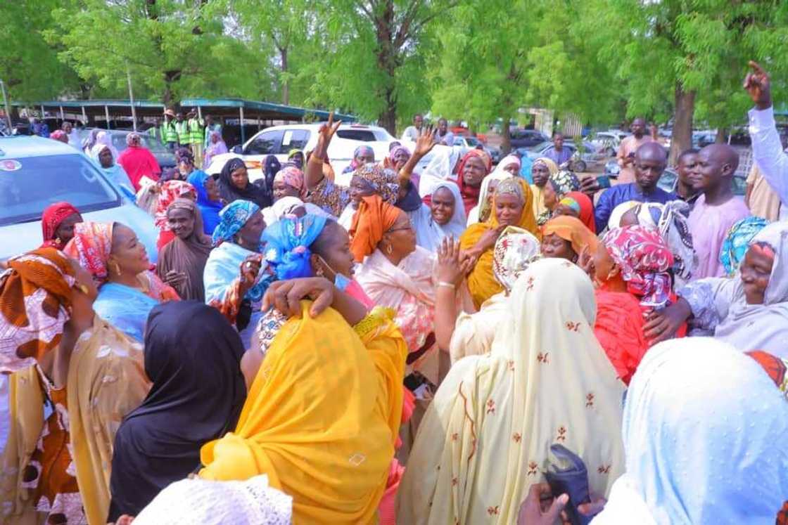 Bayan makonni 3 da tafiya hutu, mutan Borno na farin cikin dawowan gwamna Zulum